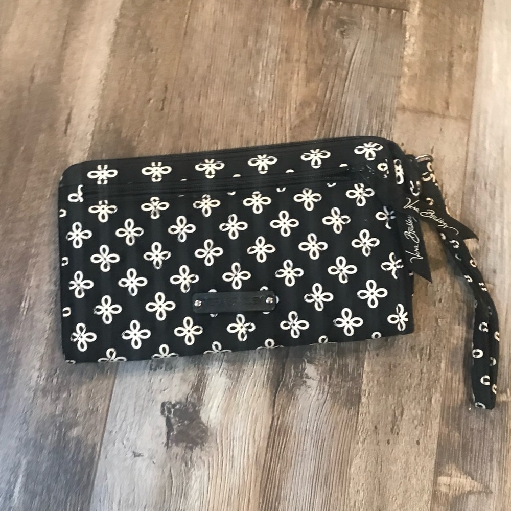 Vera Bradley Black White Medallion Wallet Wristlet
